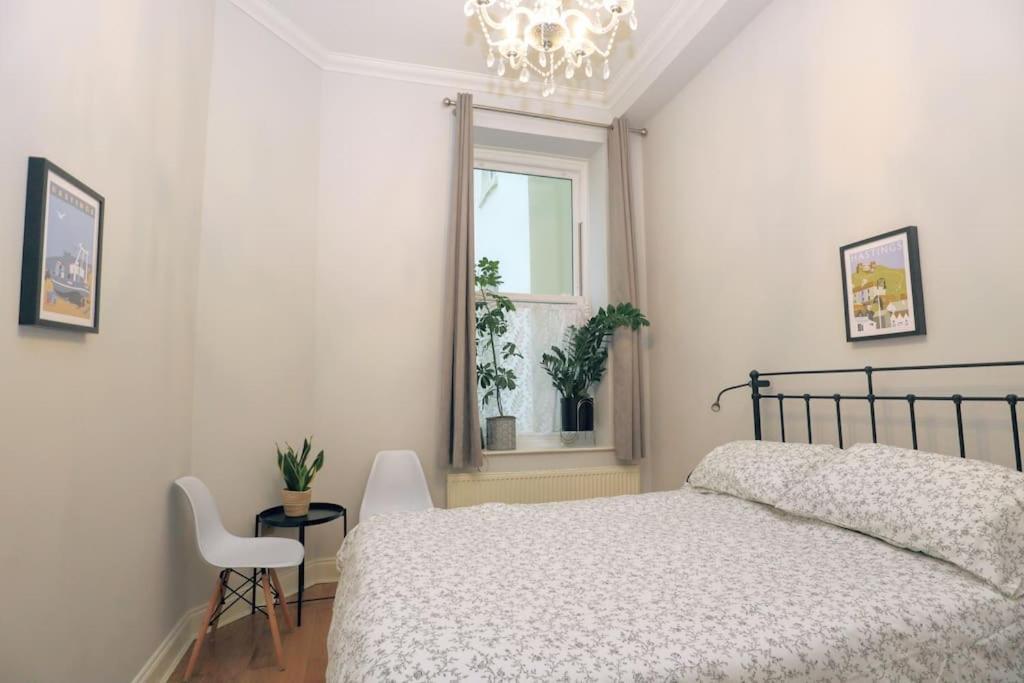 Seagulls Nest- Stylish 1 Bed Seafront Apartment Хейстингс Екстериор снимка